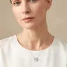   Nemesacél ezüst színű állítható nyakék vésett lóhere