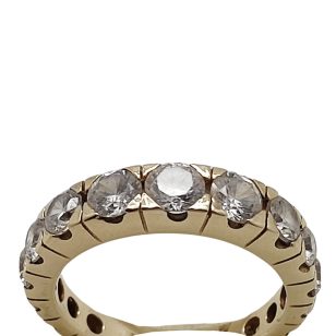 Gold ring with zirconia stones in a circle