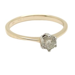   Unique diamond ring in yellow gold with a modern brilliant cut