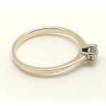 Unique diamond ring in yellow gold with a modern brilliant cut