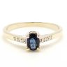 Gold ring with sapphire and brilliant-cut stones