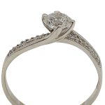 Twisted engagement ring in white gold with zirconia stones