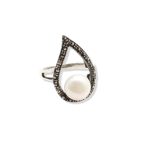 Silver ring with marcasite and white pearls
