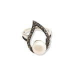 Silver ring with marcasite and white pearls
