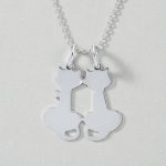  Breakable silver pendant with two kittens
