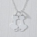  Breakable silver pendant with two kittens