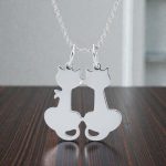  Breakable silver pendant with two kittens