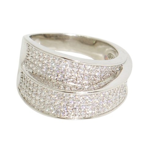 Silver ring with double row of zirconia