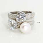 Silver ring with white pearl and zirconia