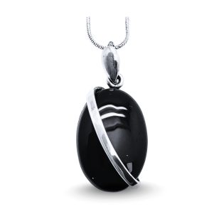 Silver pendant with black onyx