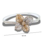 Two-tone silver bracelet with flower pattern