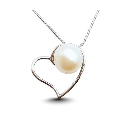 Silver heart pendant with a pearl
