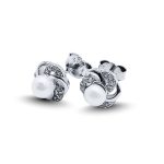 Silver pearl flower earrings 