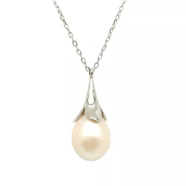 Silver necklace with teardrop-shaped pearl pendant