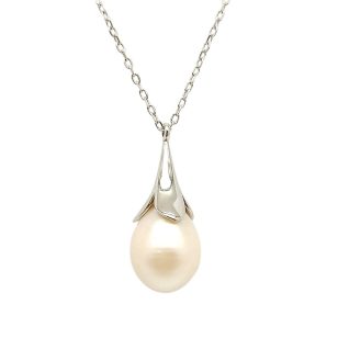 Silver necklace with teardrop-shaped pearl pendant