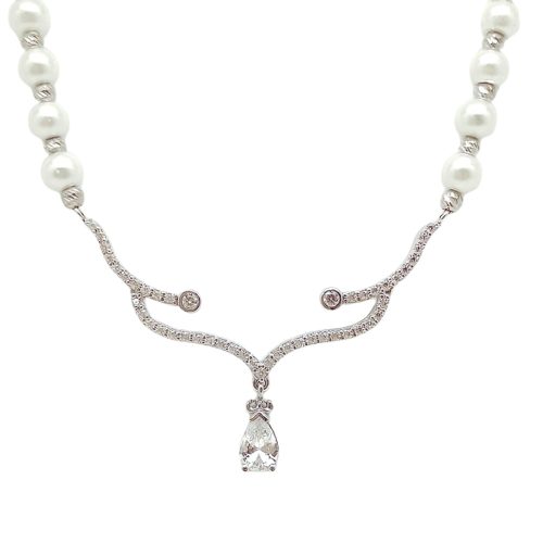 Silver necklace with pearls and zirconia