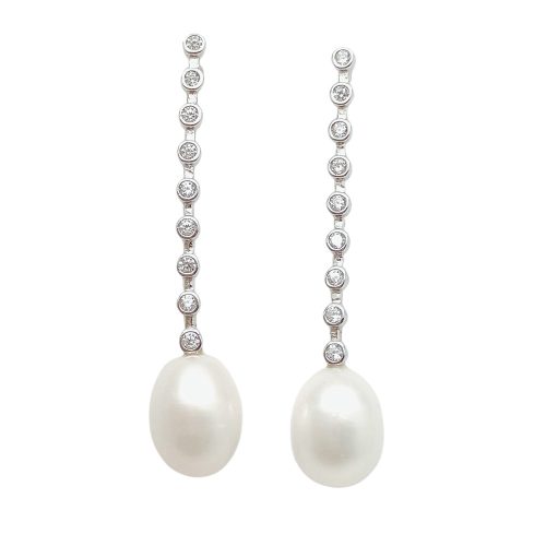 Silver casual earrings with pearl and zirconia embellishment