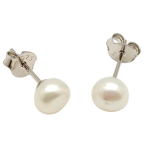 Silver earrings with pearls