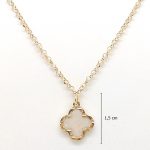 Gold-plated silver pendant necklace with mother-of-pearl four-leaf clover pendant