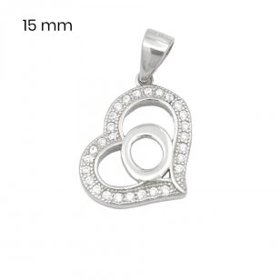 Silver pendant with the letter O