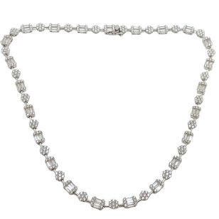 Silver luxury necklace with flower and rectangle