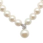 Freshwater pearl necklace with pendant