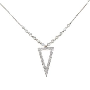 Silver pendant necklace