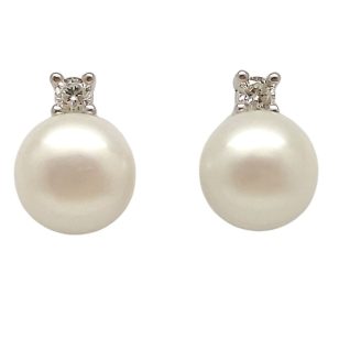 Silver earrings with freshwater pearls