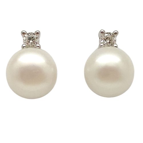 Silver earrings with freshwater pearls