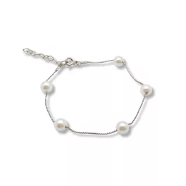 Silver bracelet with pearls