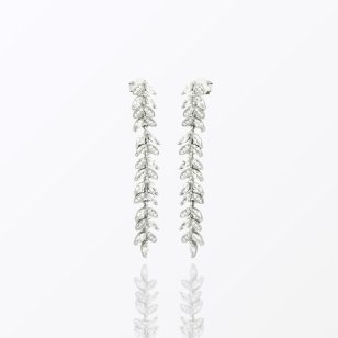 Silver drop / dangle earrings with leaf pattern