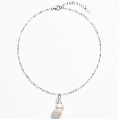 Silver chain with pearl pendant