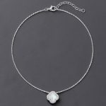 Mother-of-pearl clover silver necklace
