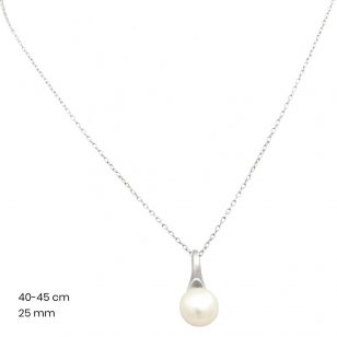 Silver necklace with minimalist freshwater pearl pendant