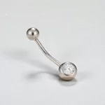 Ezüst köldök piercing átlátszó cirkónia kővel