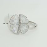 Silver ring with mother-of-pearl flower