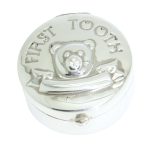 Baby gift: Silver first tooth box with engravable surface