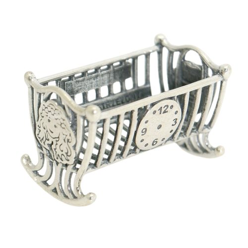 Baby gift: Silver cradle with engravable surface
