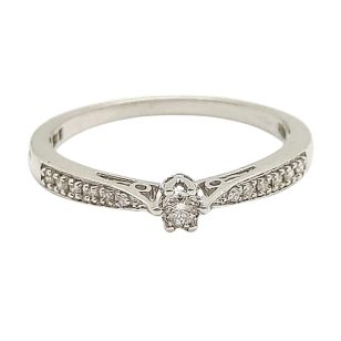   Diamond engagement ring in white gold with 13 brilliant-cut stones