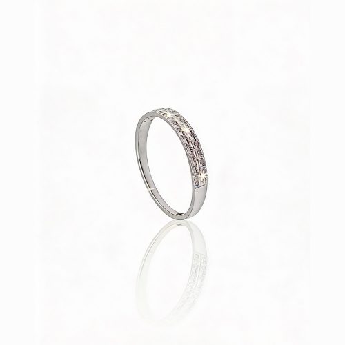 White gold wedding band with 30 diamond stones